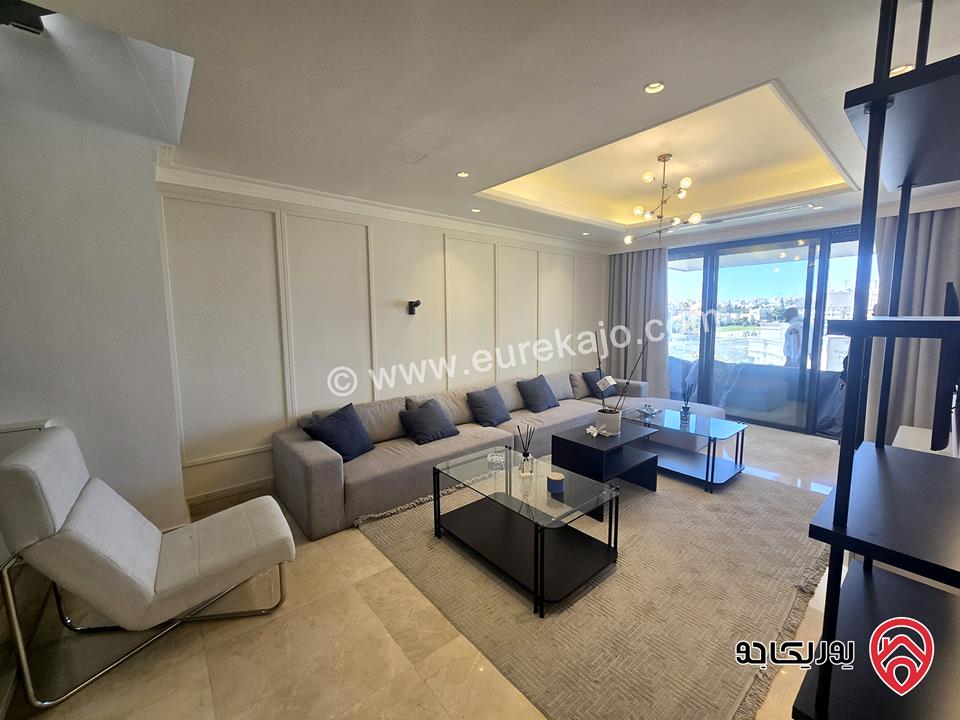 شقة مفروشة دوبلكس اخير مع رووف مساحة 300 متر فخمة ومطلة للإيجار السنوي في جبل عمان 