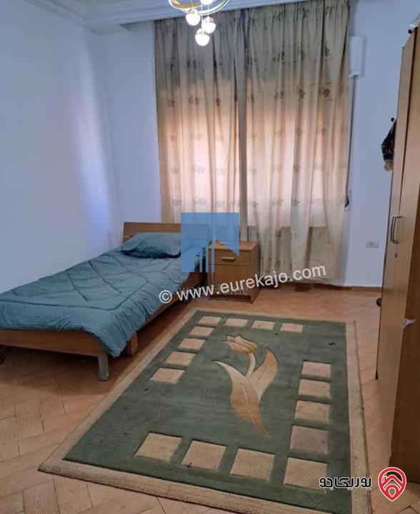 شقة طابق اول 170م تشطيب سوبر ديلوكس للبيع في عمان - الرابية