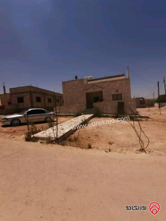 منزل مستقل مساحة 200م على أرض 660م للبيع في الزرقاء - الحي الشرقي