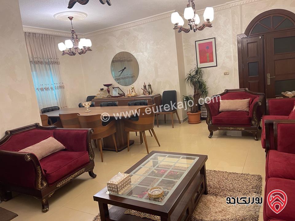 شقة أرضية مساحة 211م داخلي و 60م خارجي للبيع في عمان - طبربور