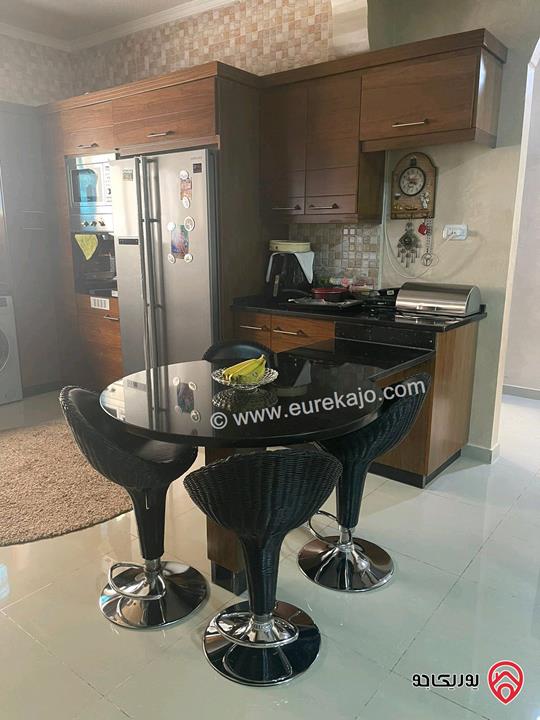 شقة سوبرديلوكس للبيع في الزرقاء - الزرقاء الجديدة مساحة 155م + 20م ارضي معلق