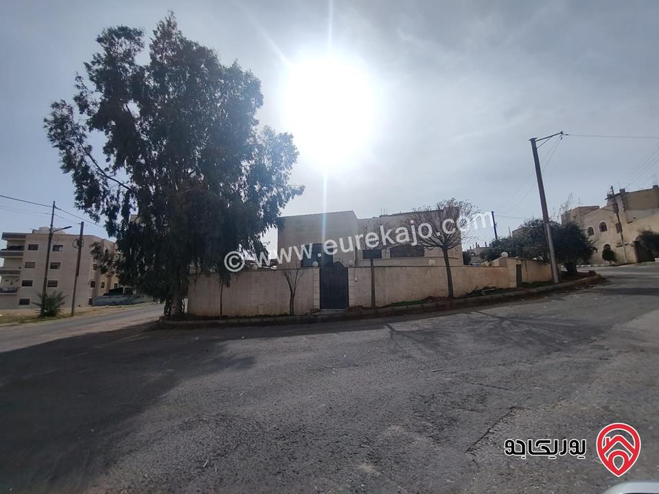 بيت مستقل مساحة 225م على أرض 500م للبيع في عمان - قرية خالد مبنى الدرك 