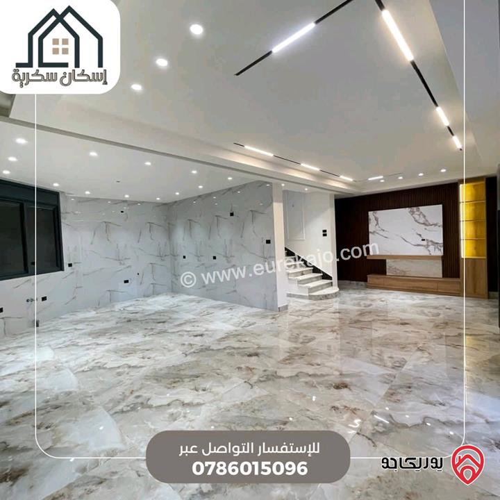 فلل متلاصقة مساحة 250م على أرض 450م للبيع في اربد - جحفية 