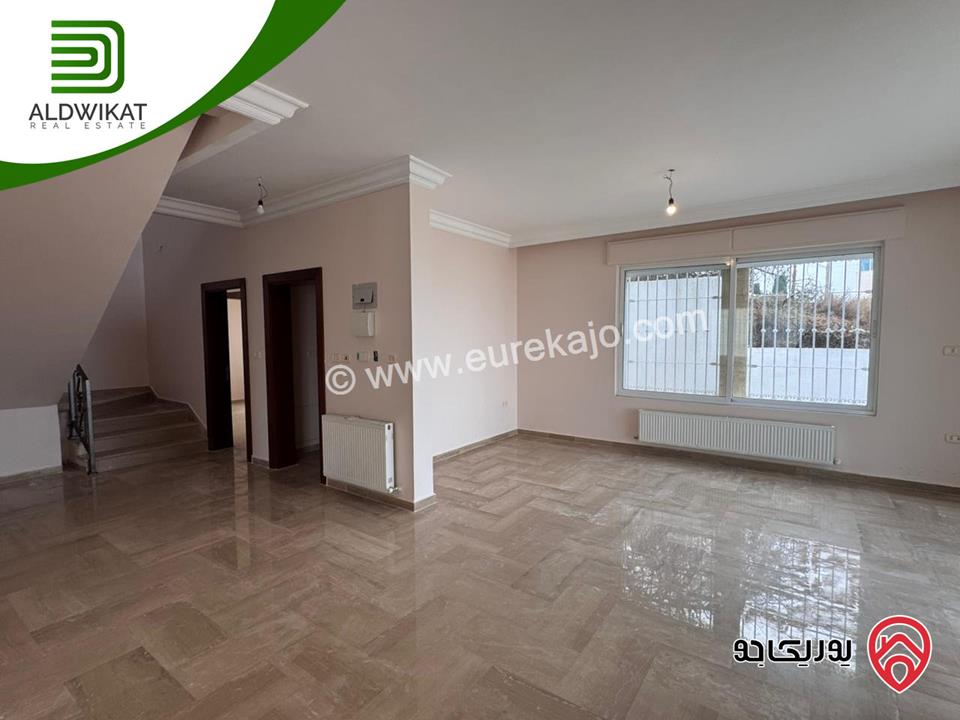 فيلا مستقلة للبيع في عمان - صويلح بالقرب من الحمر مساحة الأرض860م مساحة البناء 390م موقع اطلالة