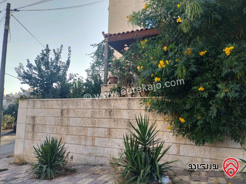 شقة أرضية مساحة 172م داخلي و 30م خارجي للبيع في عمان - طبربور 