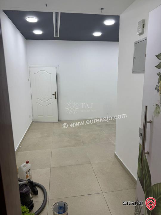 مكتب فاخر تجاري طابق ثاني مساحة 57م للايجار في عمان - عبدون