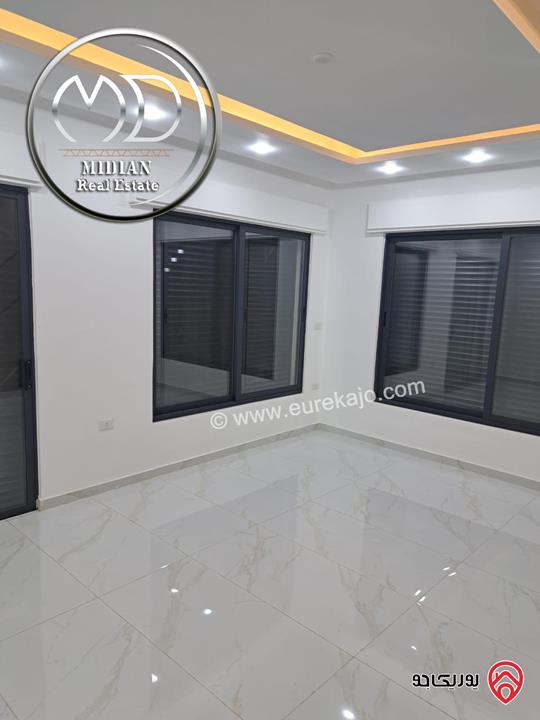 شقة جديدة للبيع في عمان - ضاحية الرشيد مساحة 150م طابق اول تشطيبات سوبر ديلوكس بسعر مميز جداً