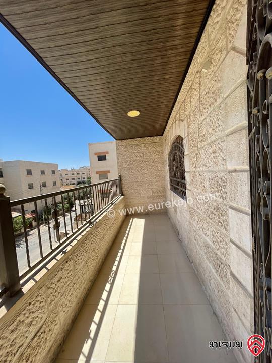 شقة طابق ثاني مساحة 150م للبيع في الزرقاء الجديدة قرب كنيسة الماريوسف