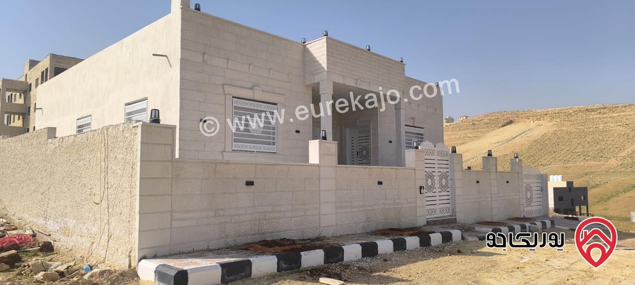 بيت مستقل مساحة 179م على أرض 370م للبيع في الزرقاء - جريبا
