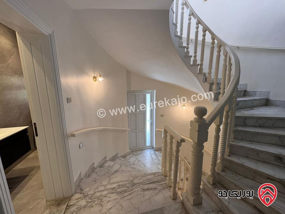 فيلا مستقلة للايجار في عمان - ام السماق مساحة الارض 500م البناء 450و الحديقة 200م والترس 200م