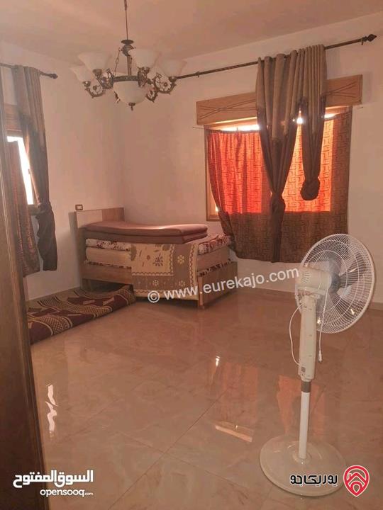 بيت عمار جديد تشطيب سوبر ديلوكس مساحة 195م على أرض 723م للبيع في المفرق الحي الجنوبي