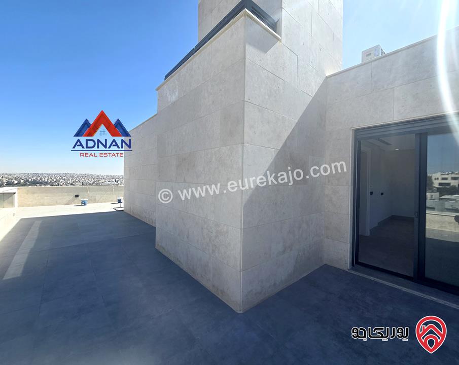 فيلا متلاصقة جديدة مساحة 763م على أرض 530م مع مسبح واطلالة عالية للبيع في عمان - عبدون