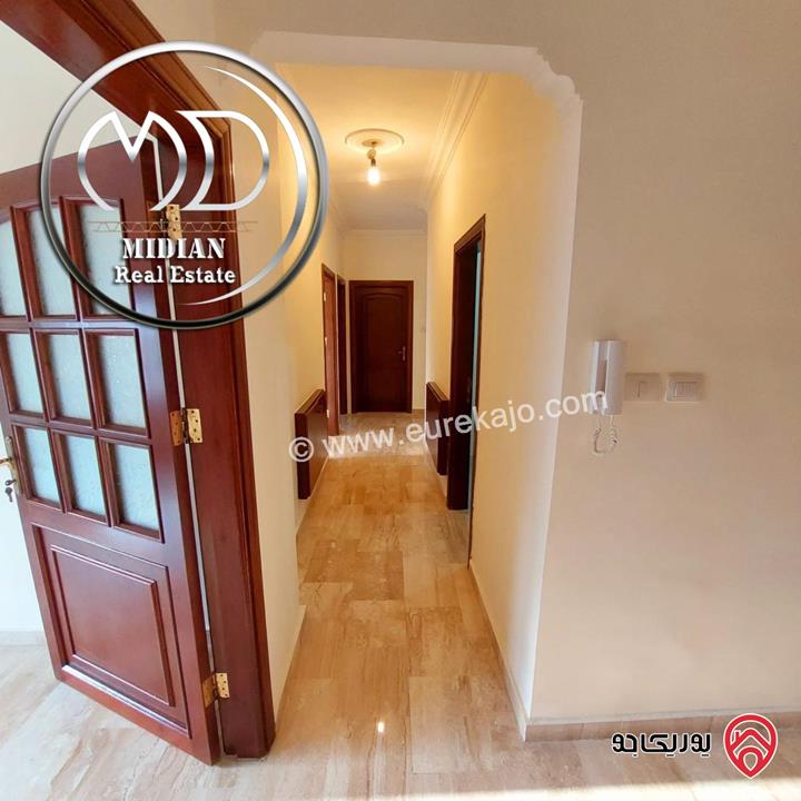 شقة دوبلكس طابق اخير مع روف للبيع في عمان - خلدا مساحة 270م مع تراسات تشطيبات سوبر ديلوكس اطلالة جميلة بسعر مميز