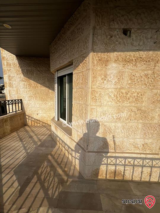 شقة مشمسة طابق ثاني مساحة 200م للايجار في عمان - الرابية