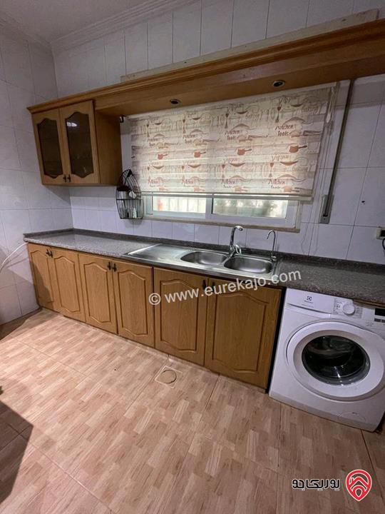 شقة أرضية مميزة على مستوى الشارع مساحة 250م داخلي و 110م خارجي للبيع في عمان - خلدا