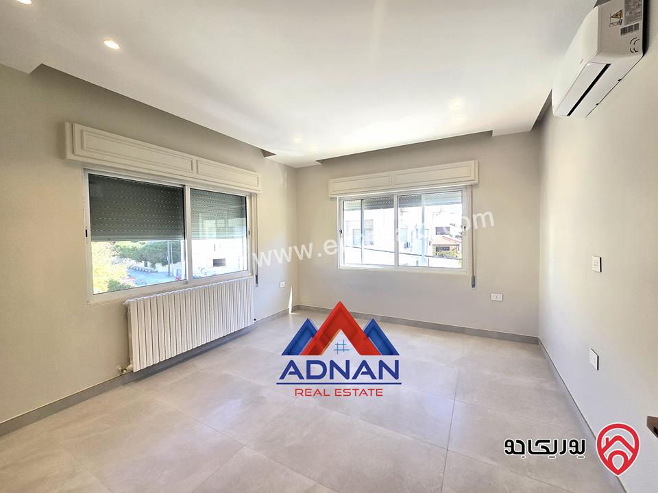 شقة طابقية مساحة 300م طابق ثاني للإيجار الفارغ مجددة بالكامل في عمان - الصويفية