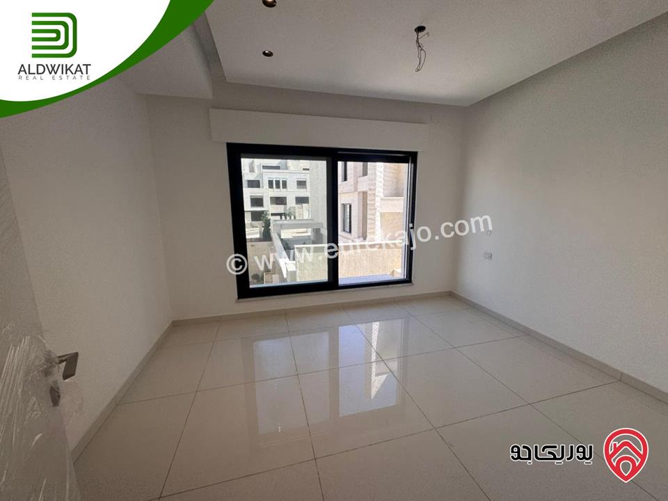 فيلا متلاصقة للبيع في عمان - عبدون مساحة الارض 400م ومساحة البناء 500م موقع مميز