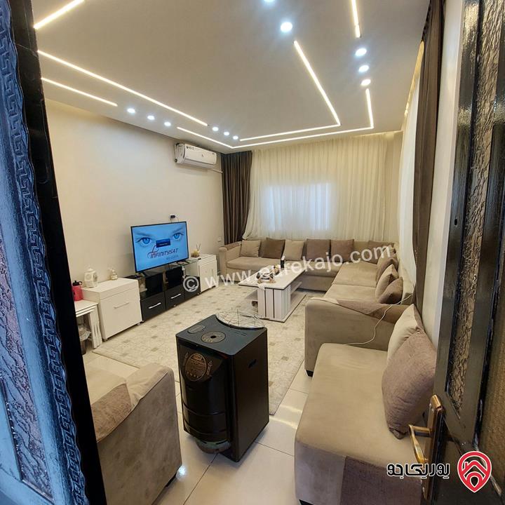 منزل مستقل مساحة 140م على ارض 375م للبيع في الزرقاء - ابو الزيغان 
