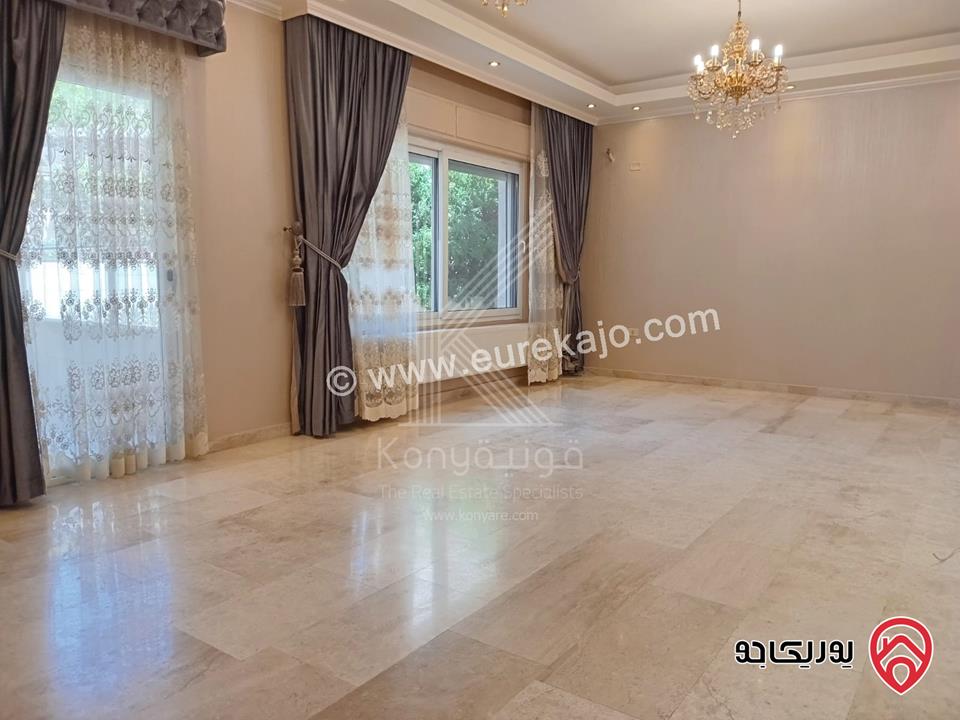 شقة فاخرة طابق أرضي معلق مساحة 263م للبيع في عمان - الرابية