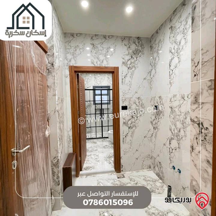 فلل متلاصقة مساحة 250م على أرض 450م للبيع في اربد - جحفية 