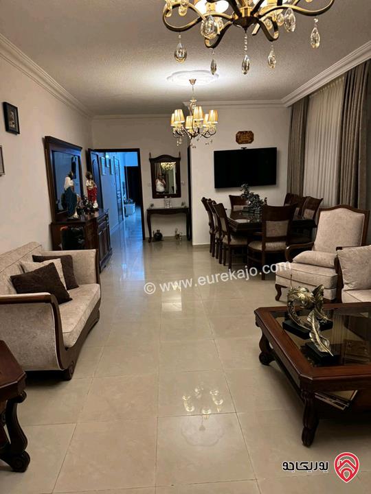 شقة ارضية مساحة 208م داخلي للبيع في عمان - الجبيهة