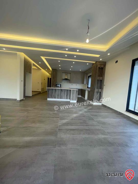 شقة طابق أول مساحة 180م للايجار في عمان - الكرسي