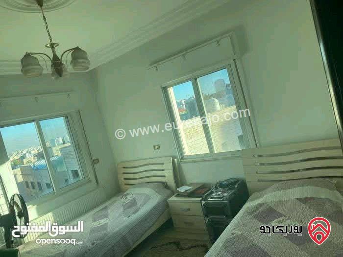 شقة مساحة 245م طابق ثالث للبيع في عمان - خلدا