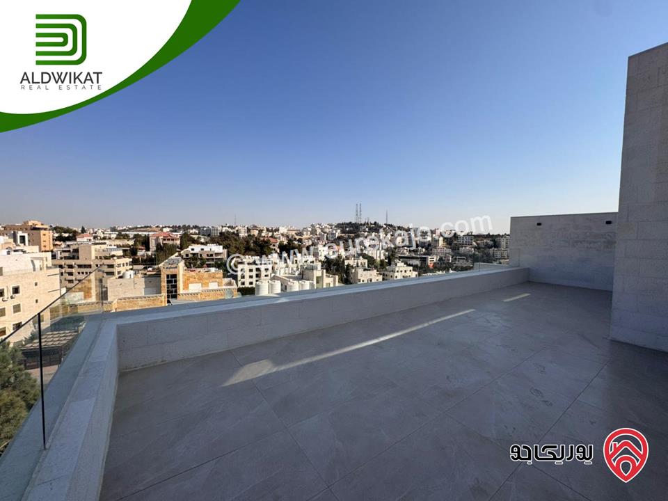 فيلا متلاصقة للبيع في عمان - دابوق مساحة الارض 500م ، البناء 780م ، الحديقة 50م والترس 150م