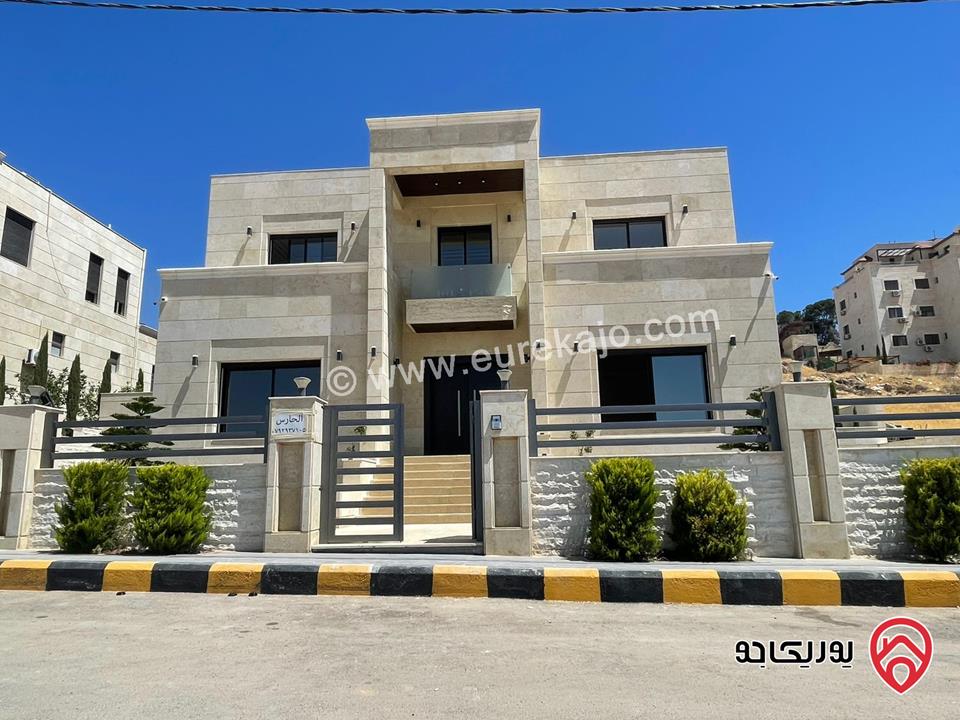 ڤيلا مع بركة سباحة مساحة 750م على أرض 1083م للبيع في أجمل مناطق عمان - مرج الحمام