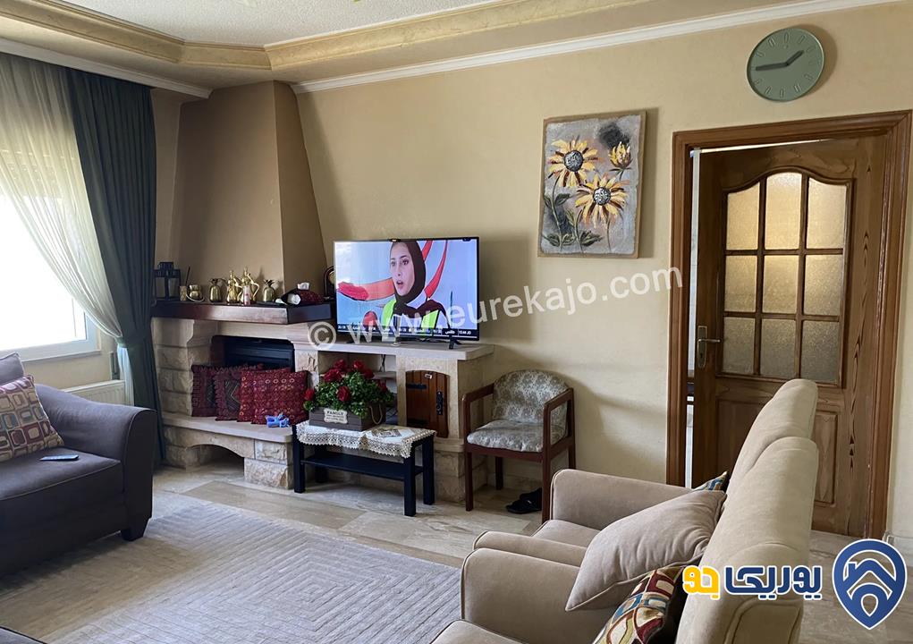 شقة سوبر ديلوكس طابق ثالث مساحة 208م للبيع في أم السماق 