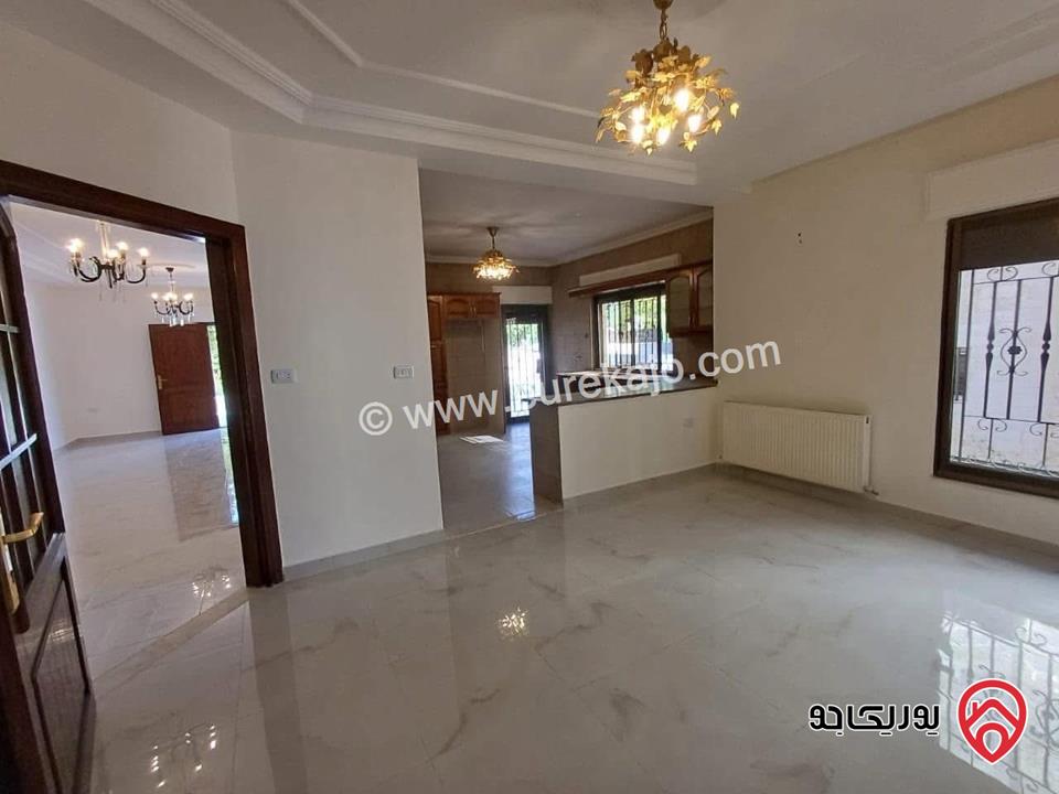 شقة أرضية مساحة 180م للإيجار مجددة سوبر ديلوكس في عمان - خلدا