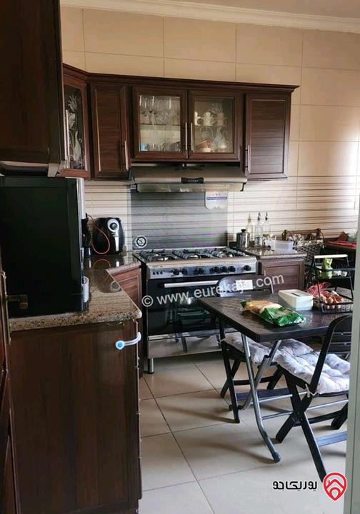 شقة مساحة 130م طابق ثالث للبيع في عين باشا