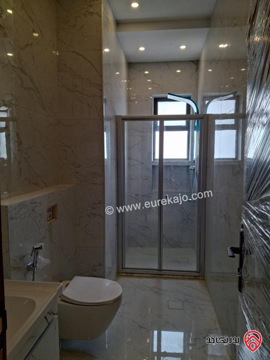 شقة ارضية جديدة مساحة 200م داخلي و 40م خارجي للبيع في عمان - ابو السوس