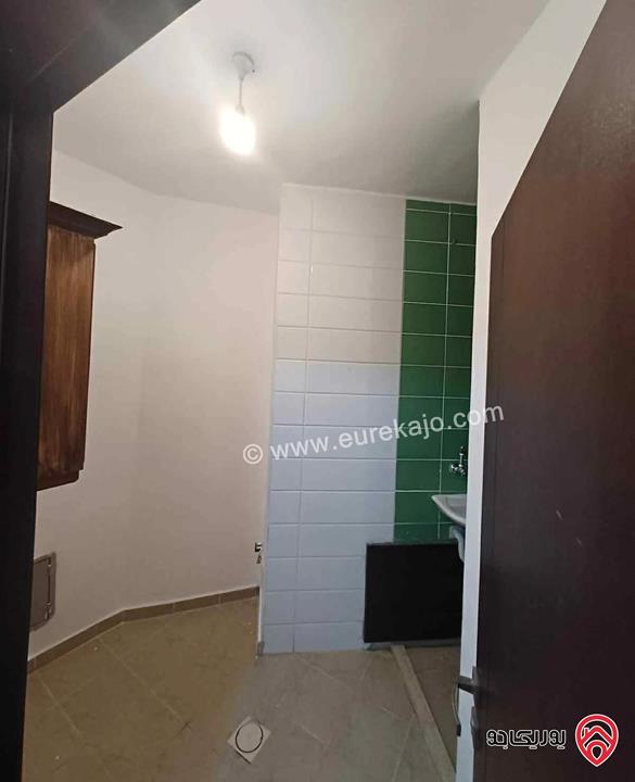 شقة أرضية مساحة 150م داخلي و 150م خارجي للبيع في عمان - حي الصحابة