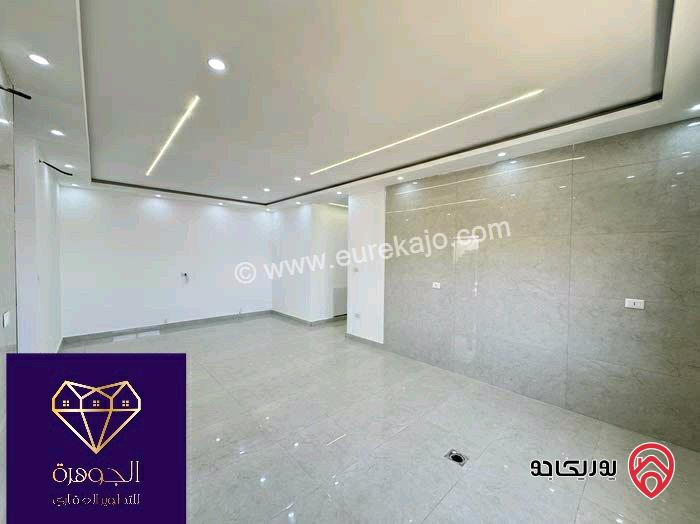 طابق اخير مع روف دوبلكس فاخر لم يسكن مساحة 230م عرض خاص ع اخر شقة للبيع في عمان - الجبيهة 