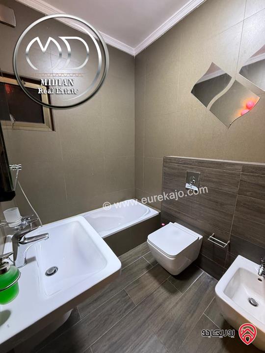 شقة أرضية فارغة للايجار في عمان - عبدون مساحة 230م 4 نوم تشطيبات و ديكورات عصرية فاخرة تصلح للأجانب و الهيئات الدبلوماسية