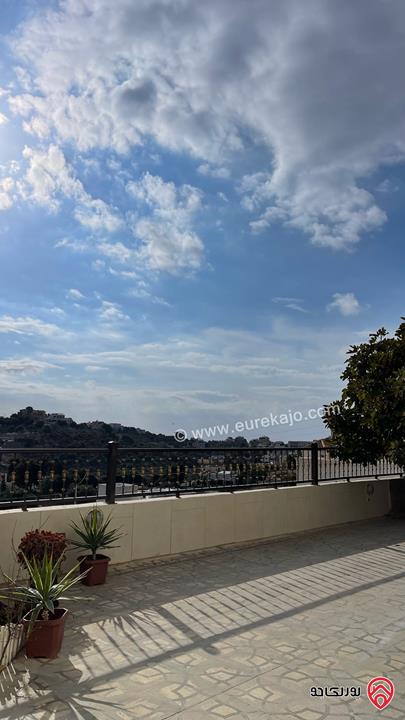 فيلا مع شقتين مساحة 800م على أرض 750م للبيع بإطلالة خلابة في عمان - بدر الجديدة من المالك مباشرة 