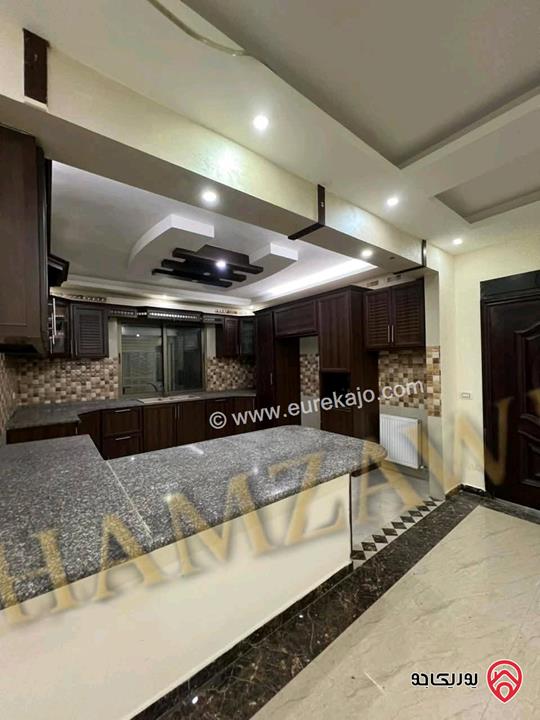 شقة سوبر ديلوكس مساحة 175م داخلي و 150م خارجي للايجار في عمان - طريق المطار 