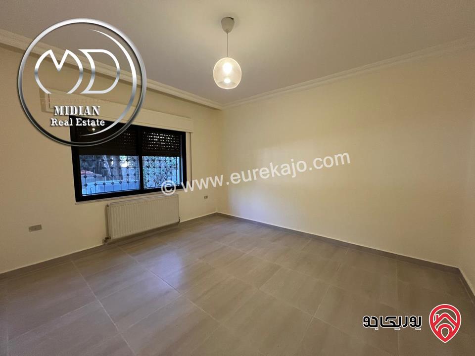 شقة ارضية فارغة للايجار في عمان - خلدا مساحة 220م مع ترس و حديقة 150م تشطيبات و ديكورات سوبر ديلوكس