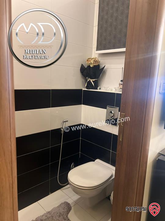 شقة للبيع في عمان - ضاحية النخيل مساحة 145م طابق ثاني تشطيبات وديكورات سوبر ديلوكس بسعر مميز جداً