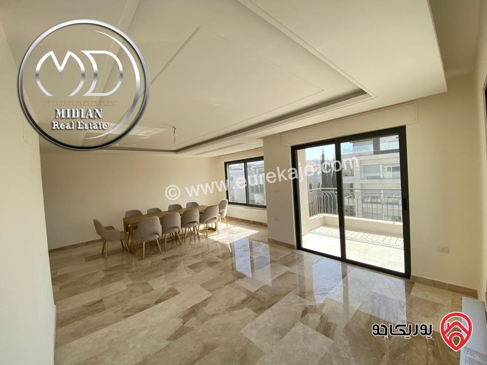 شقة دوبلكس جديدة فارغة للايجار في عمان - ضاحية النخيل طابق اخير مع روف مساحة 250م مع تراسات تشطيبات و ديكورات عصرية فاخرة