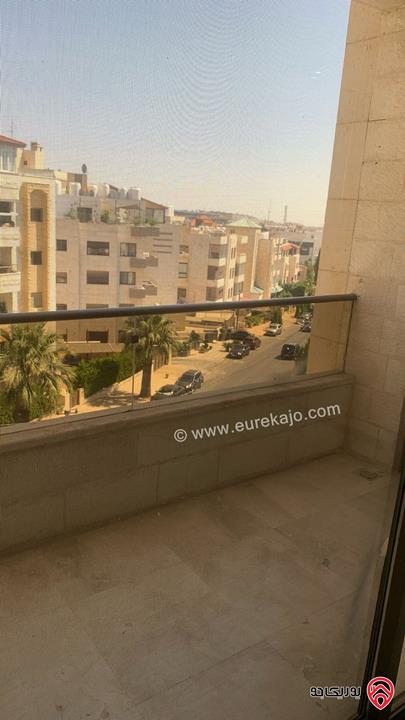 شقة فارغة طابقية فخمة جدا مساحة 230م للايجار في عمان - أم اذينة من المالك مباشرة باطلاله بانورامية 