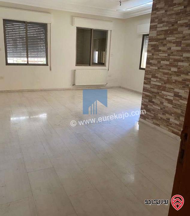 شقة مميزة طابق اول 185م تشطيب سوبر ديلوكس للبيع في عمان - الجندويل