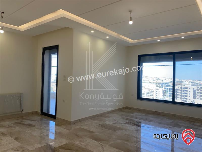 شقة مميزة وحديثة البناء مساحة 250م داخلي و 100م خارجي للبيع في عمان - الغباشية / طريق المطار