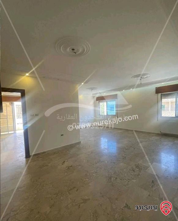 شقة فارغة مساحة 170م طابق ثالث للايجار في عمان - الرابية