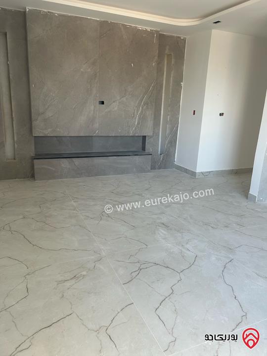 شقة مساحة 215م طابق اول للايجار في عمان - الجبيهة مقابل قصر الاميرة بسمة 