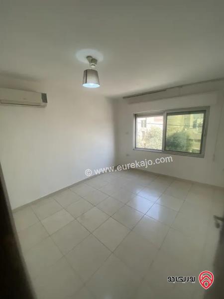 شقة فارغة مساحة 120م طابق أول للايجار في عمان - جبل الحسين