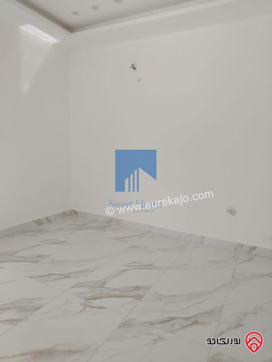 شقة فاخرة طابق ثالث دوبلكس مساحة 220م لم تسكن للبيع في عمان خلدا - خلف المستشفى السعودي ومقابل ميداس