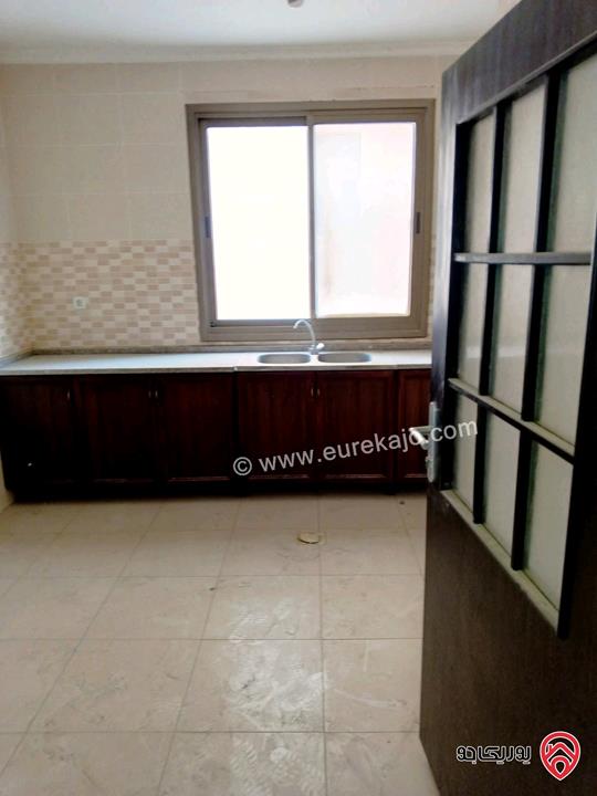 شقة طابق أرضي مساحة 102م للبيع اقساط بدون بنوك في الزرقاء - مدينة الشرق