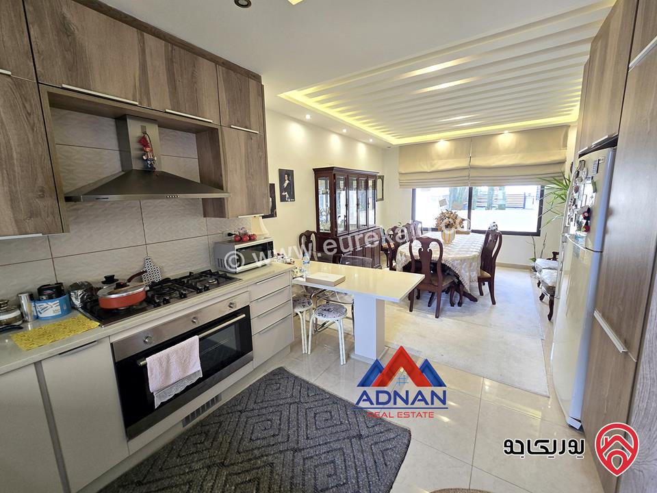 شقة ارضية مفروشة مساحة 130م داخلي و 30م خارجي للايجار السنوي في عمان - خلدا